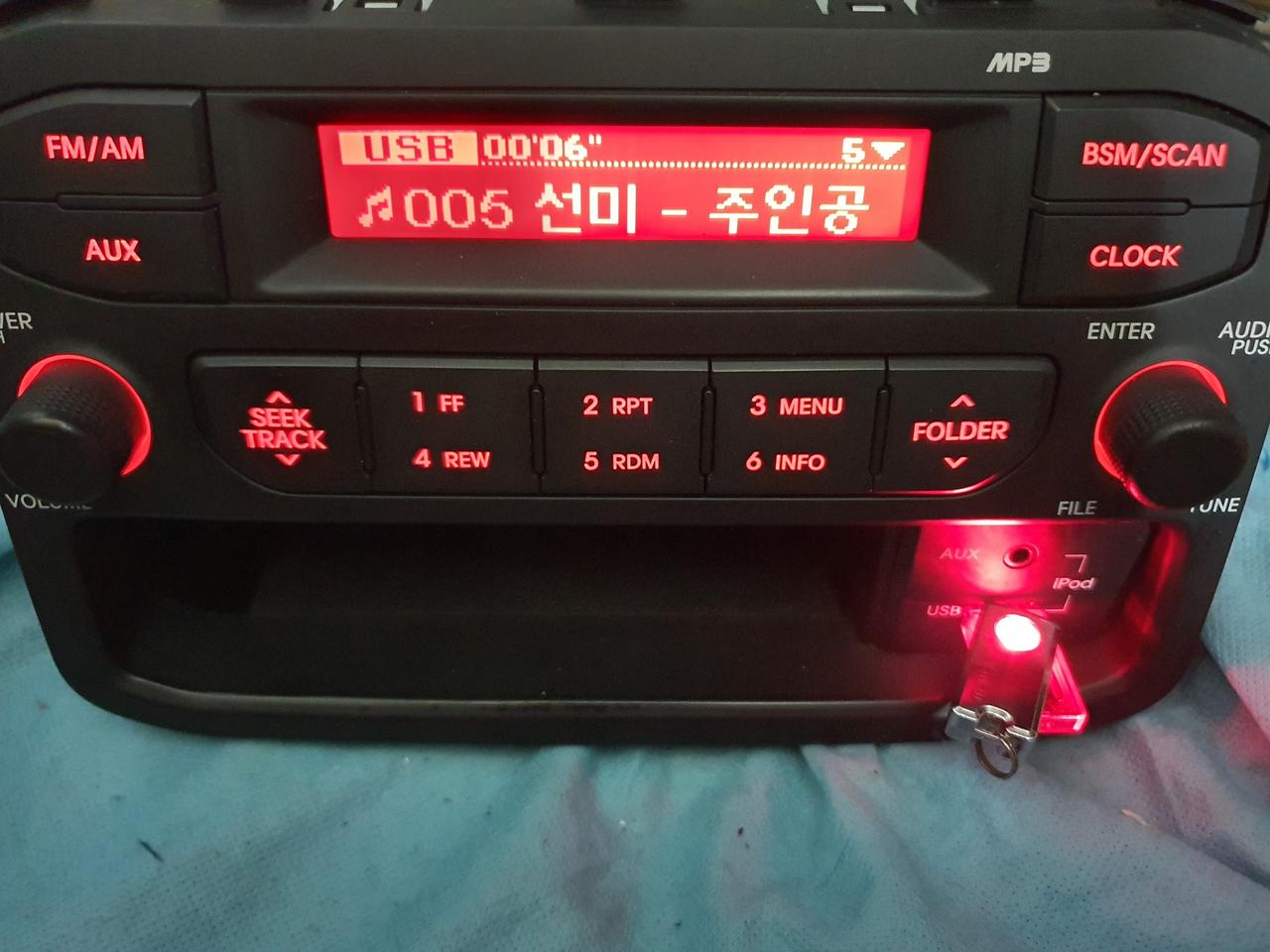 올뉴모닝 순정 한글지원 USB  카오디오 팝니다.