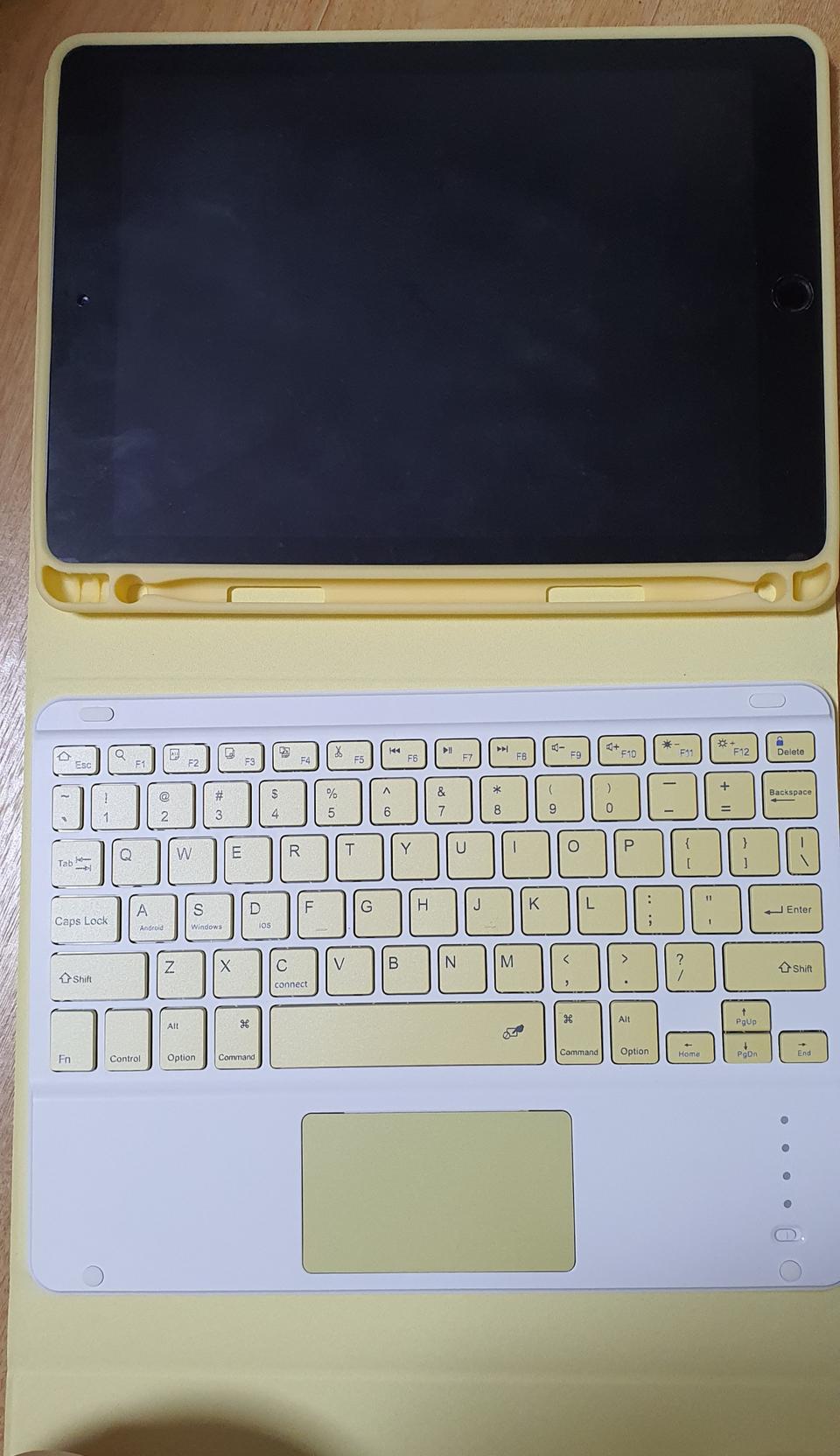 아이패드 6세대+레몬파스텔 블루투스 키보드일체  팔아요+스마트커버케이스