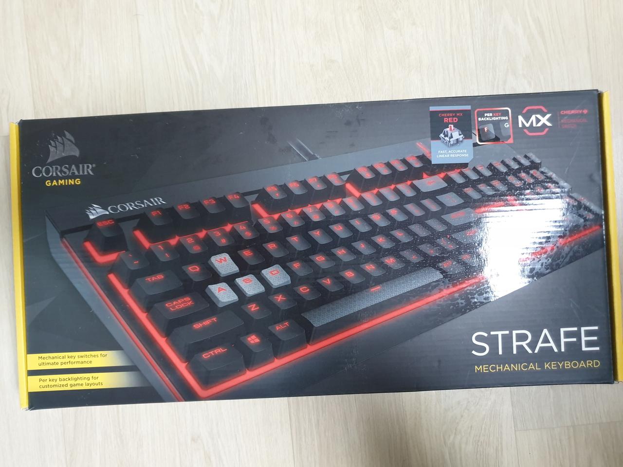 커세어 스트레이프 체리 MX 적축 키보드