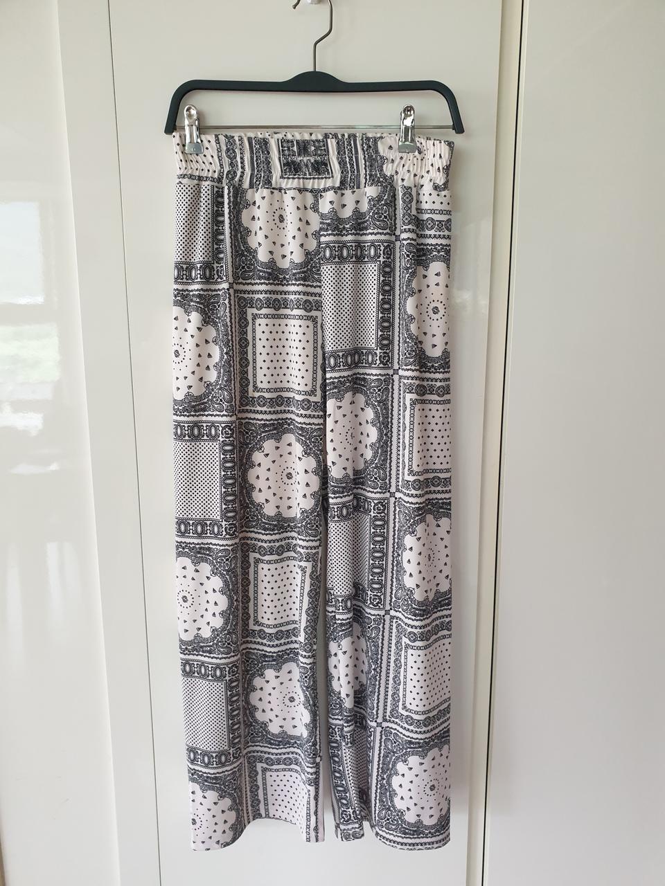 페이즐리 와이드 밴딩 팬츠