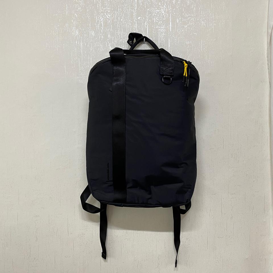 만다리나덕 로건 백팩 새것