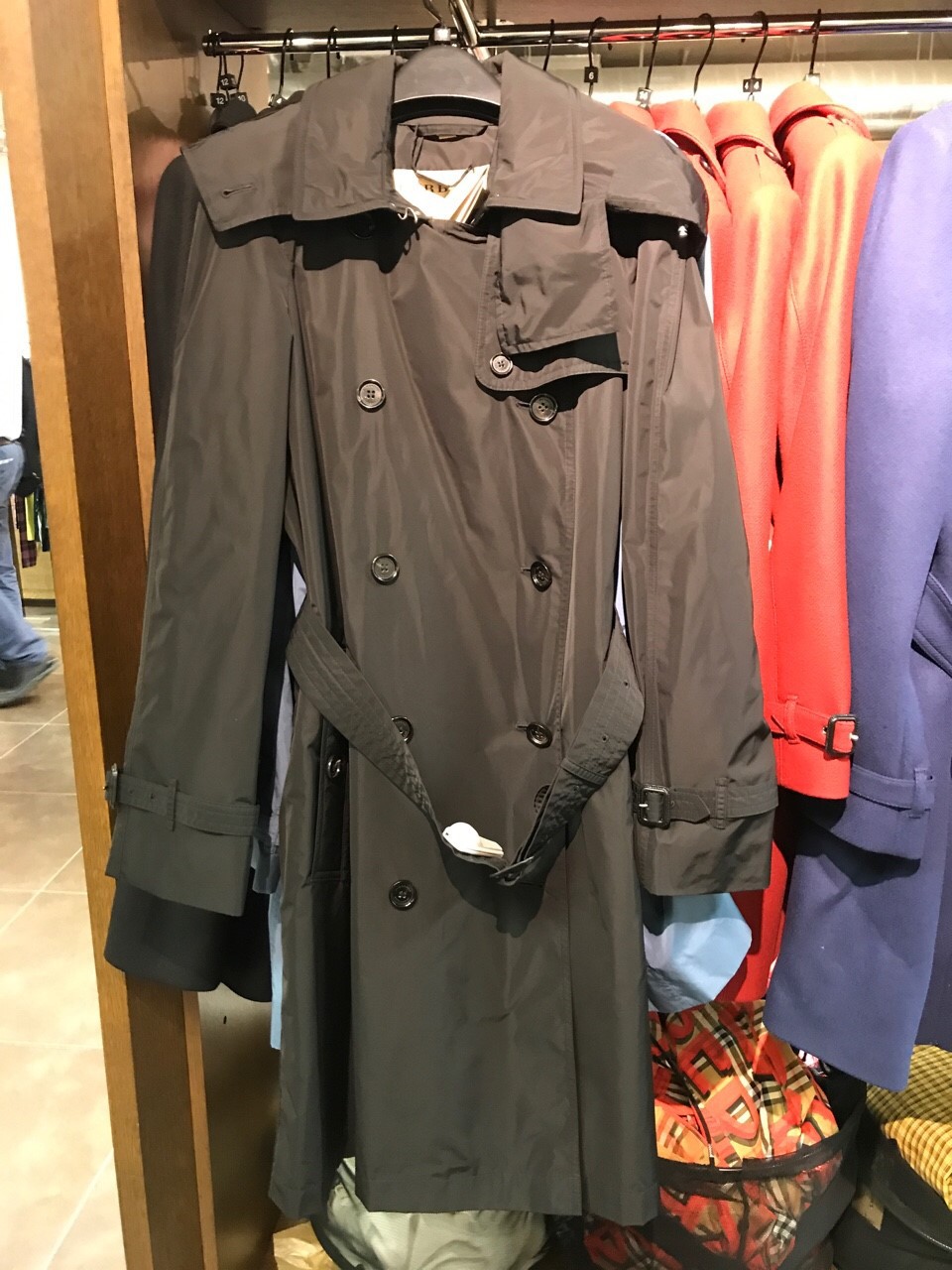 버버리 앰버포드 샤워프루프 트렌치코트가격다운