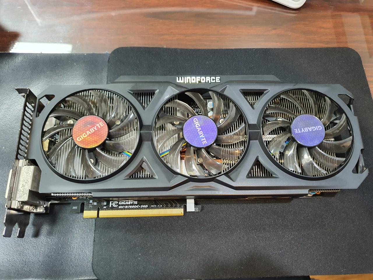 그래픽카드 GTX760 2G 기가바이트