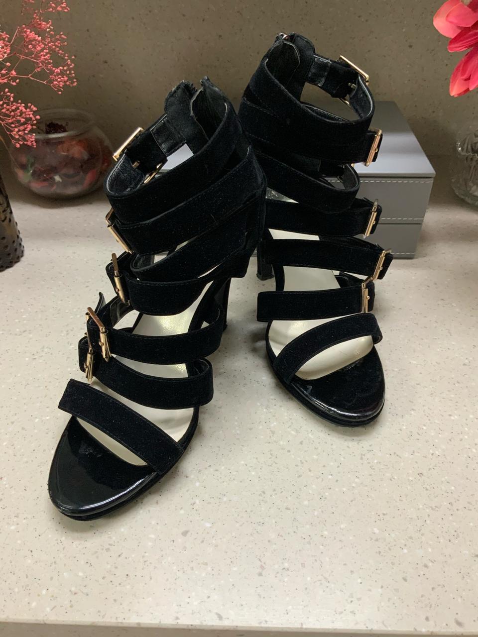 벨벳 글레디에이터 샌들