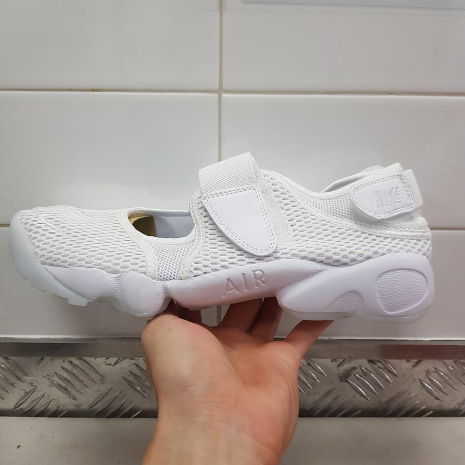 나이키 에어리프트 올흰