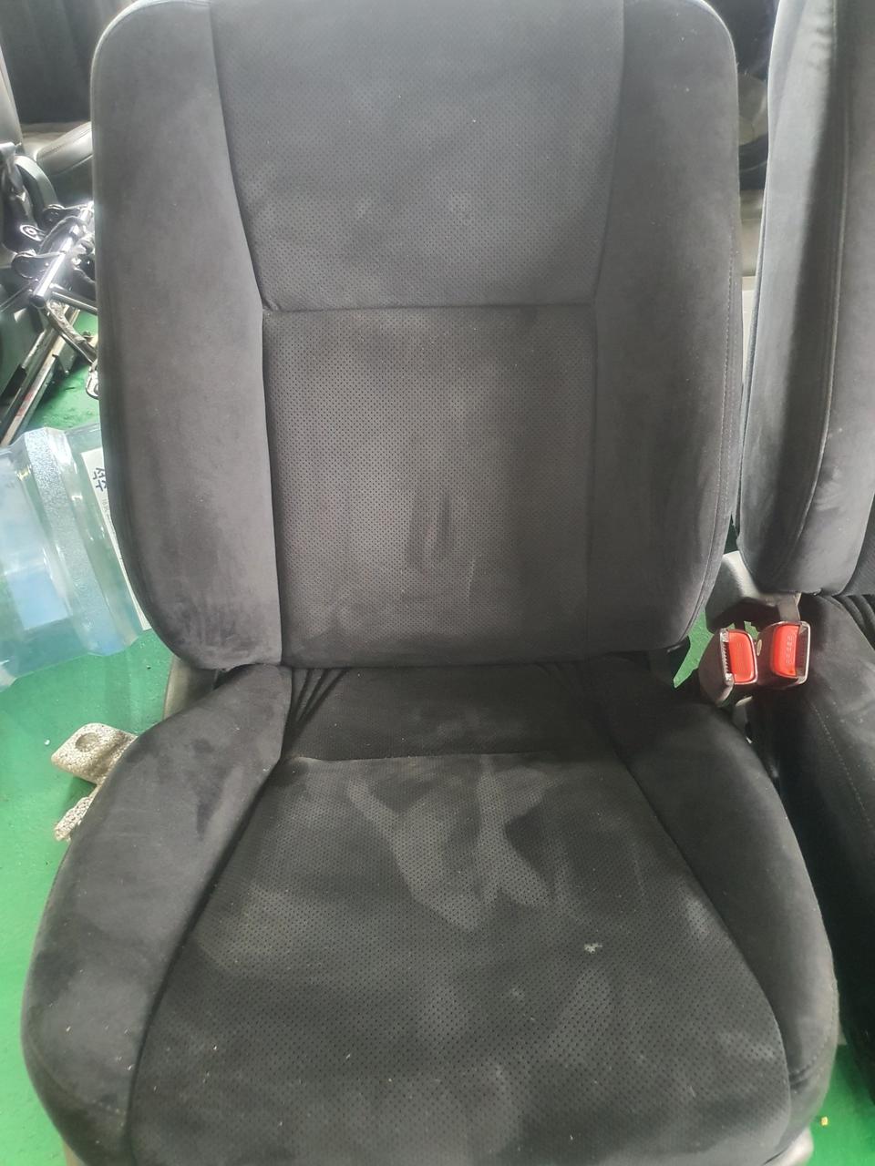 구형 에쿠스 알칸타라시트 및 도어트림 판매합니다.