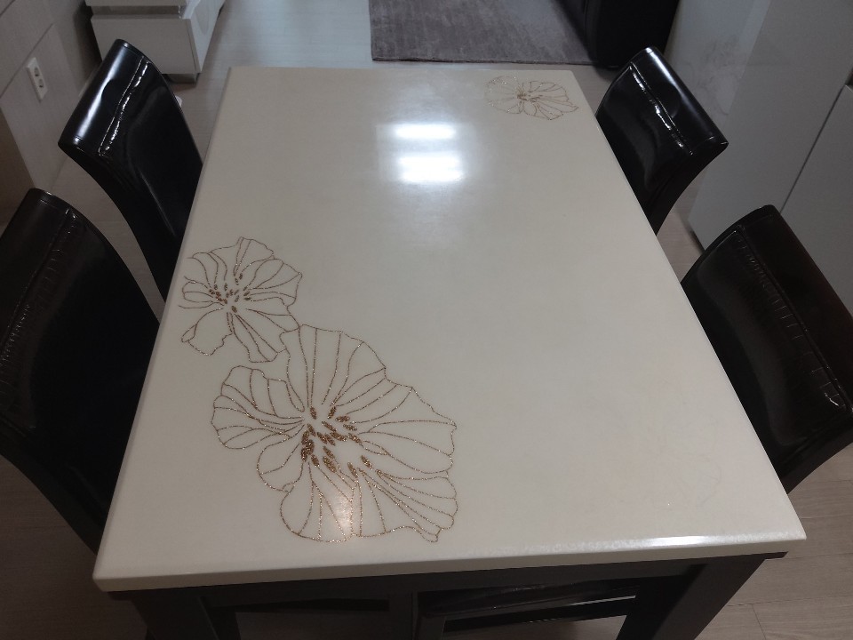 4인용 돌식탁 팔아요~!