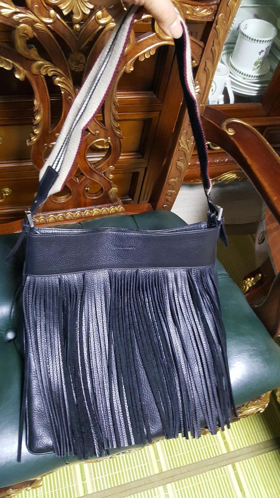 정품버버리숄더백