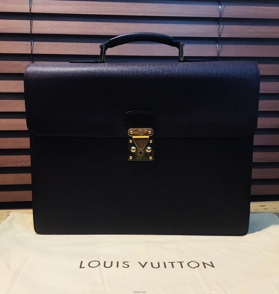 정품 루이비통 타이가 서류가방 와인