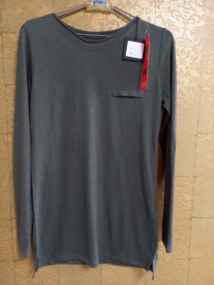 티셔츠 카키 새상품 4000