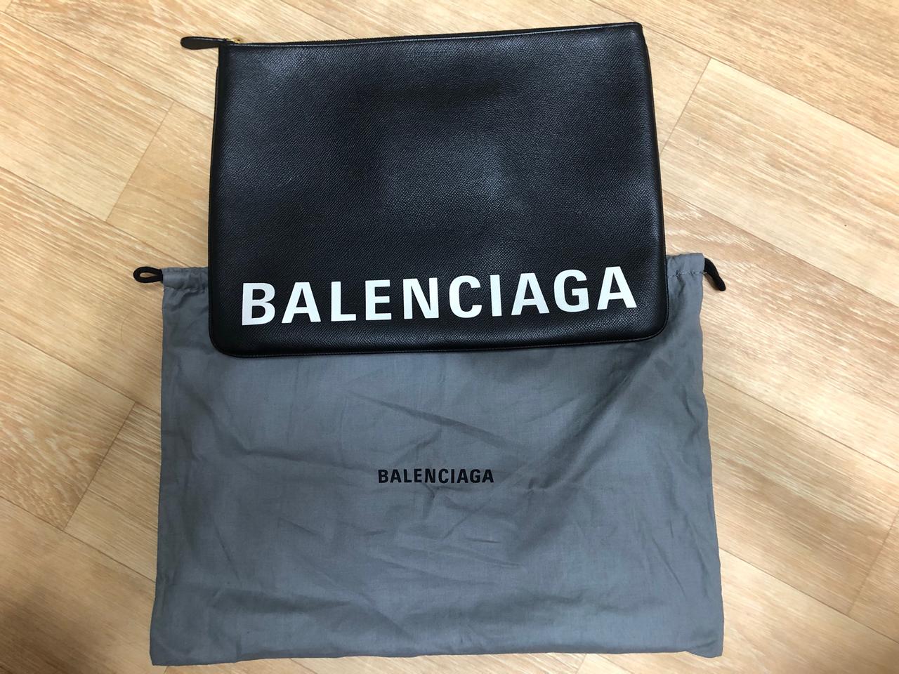 발렌시아가 베이지 빌 클러치백  L사이즈