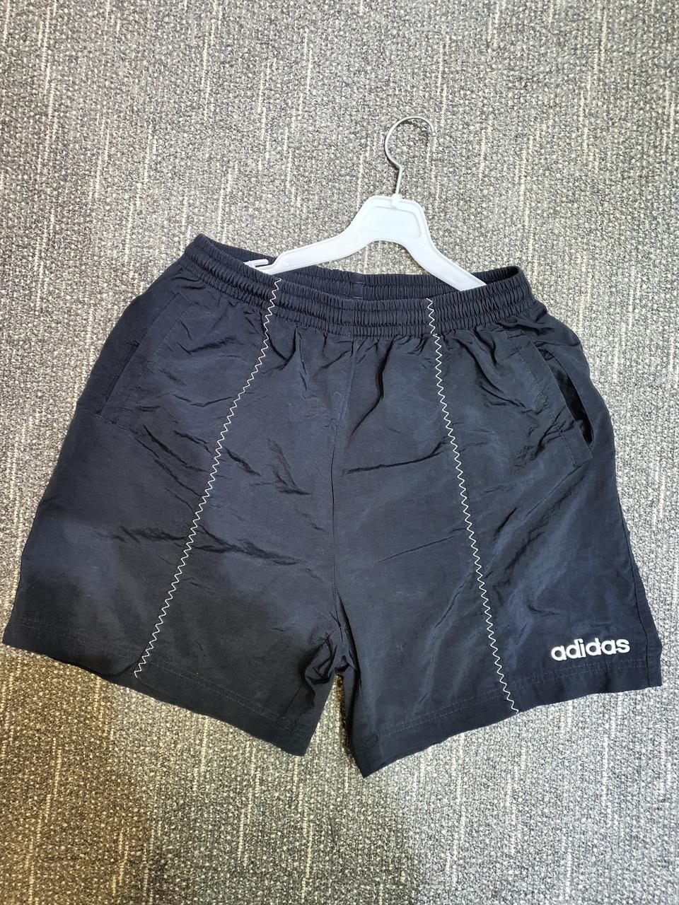 아디다스 트레이닝복 반바지.100사이즈L