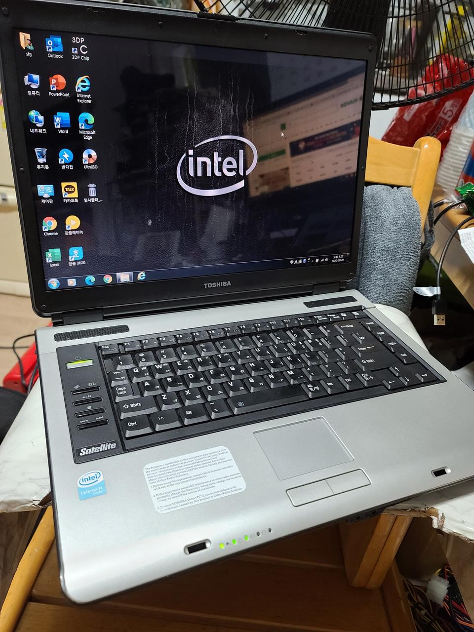 문서작업용 도시바 14인치 노트북