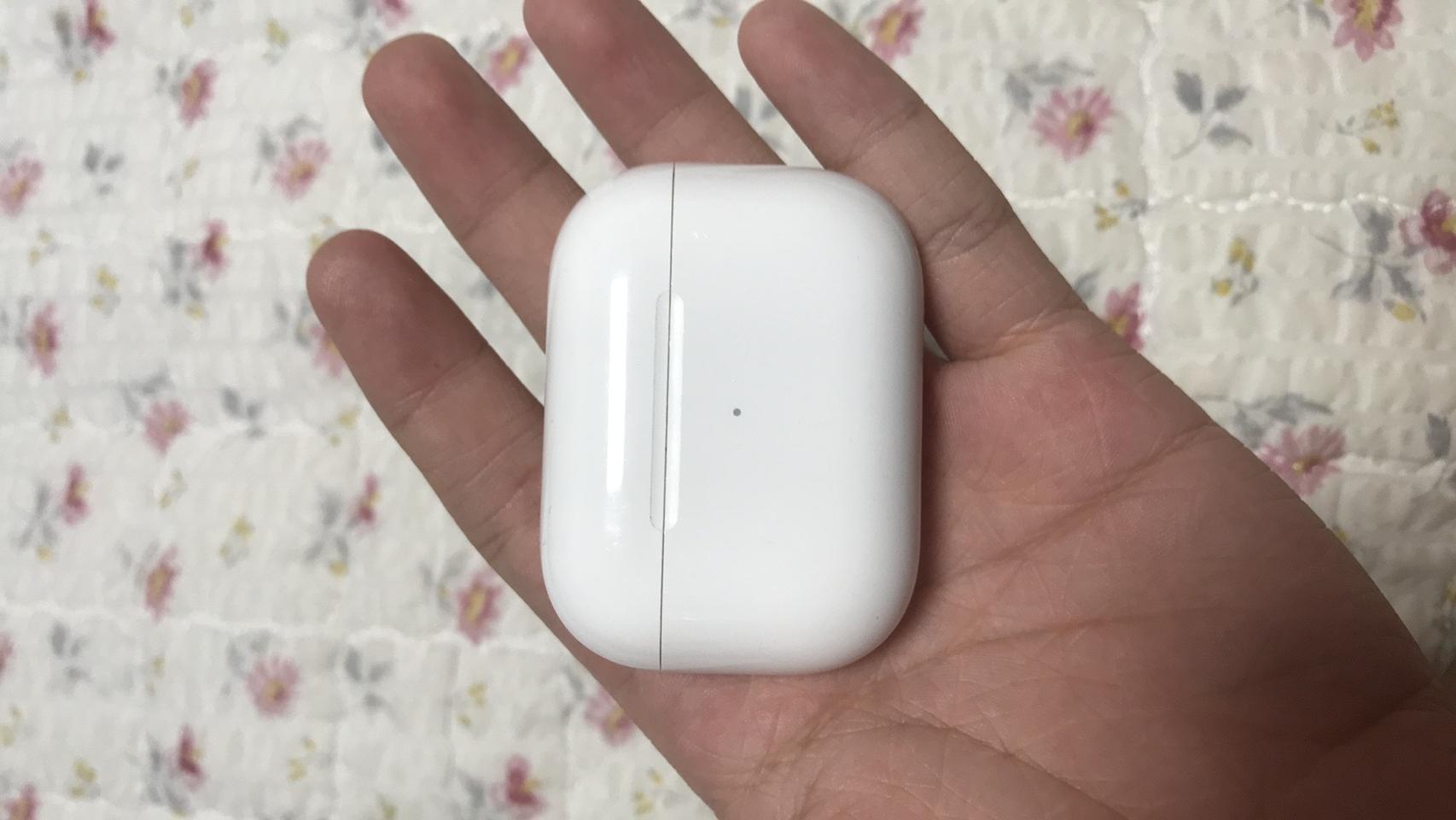 에어팟 프로 단품 20에 팝니다.