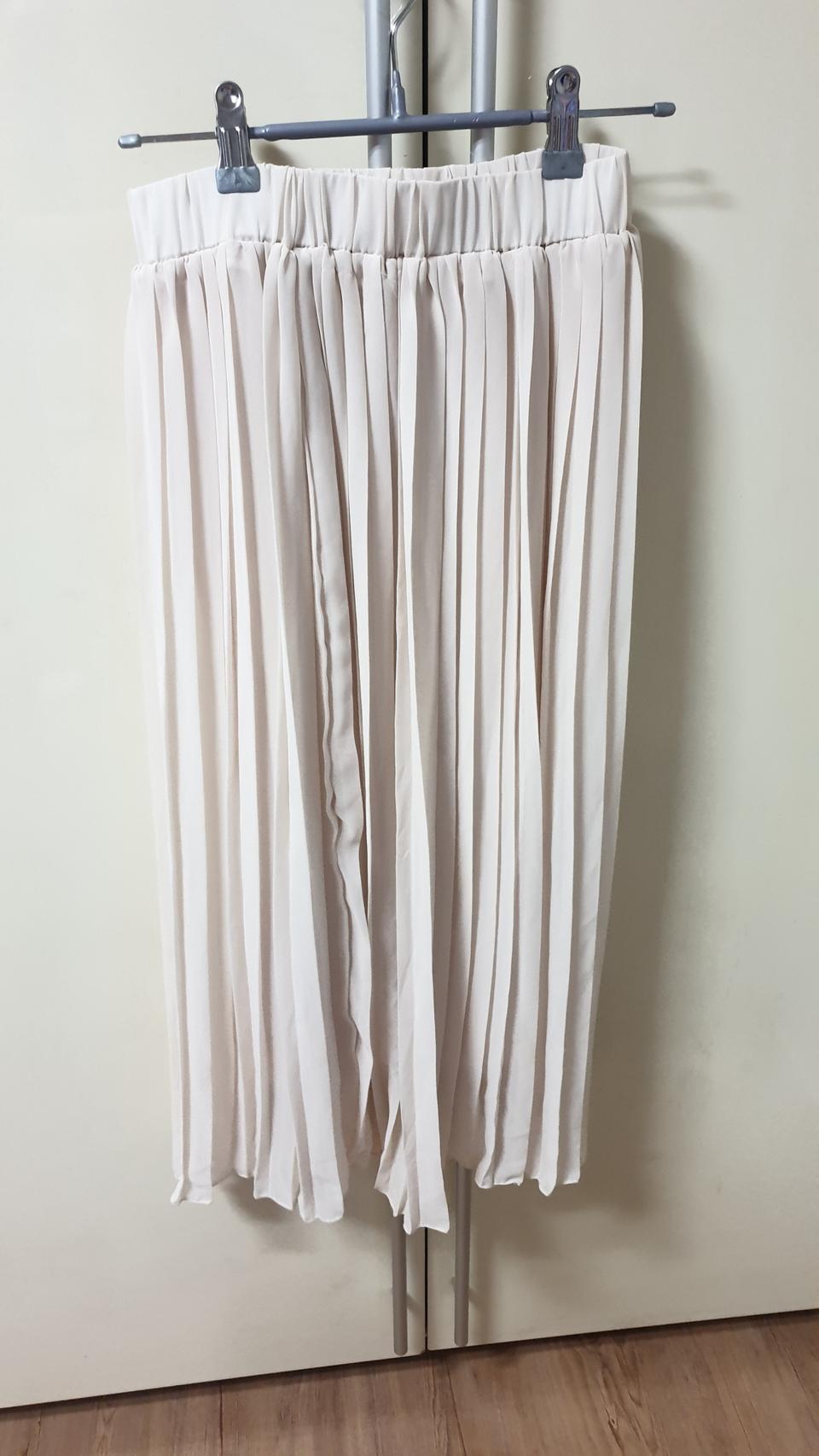 베이지 플리츠주름스커트