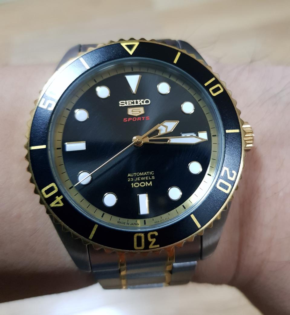 세이코 서브마리너 다이버 콤비 메탈 시계 팝니다.