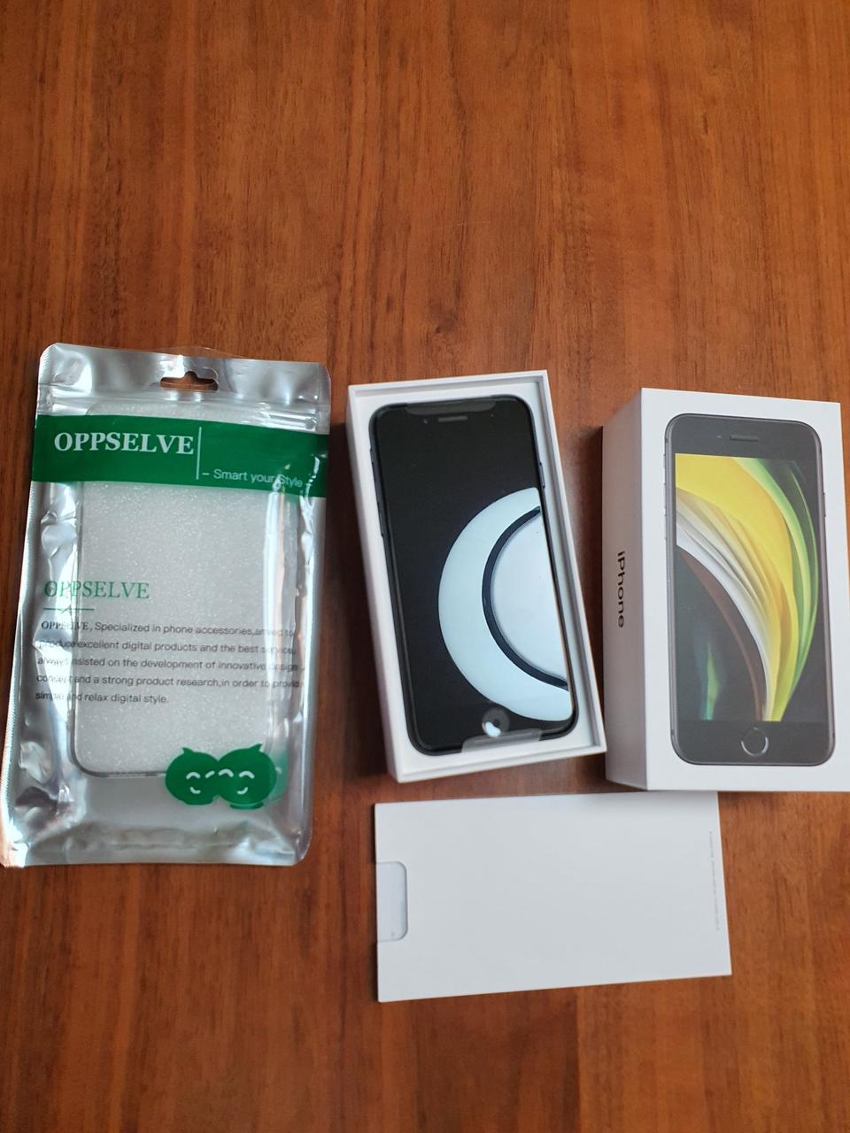 아이폰 SE2 128G SKT블랙 신동품 서울 직거래 선호해요