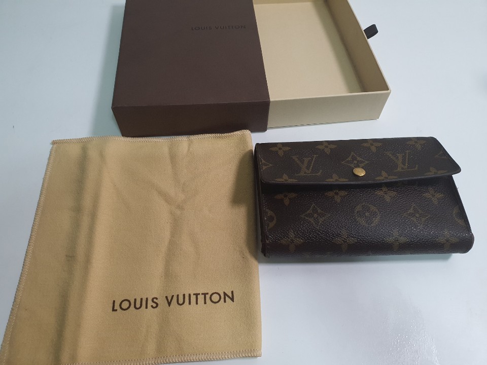 [정품] 루이비통 중지갑 클래식 
