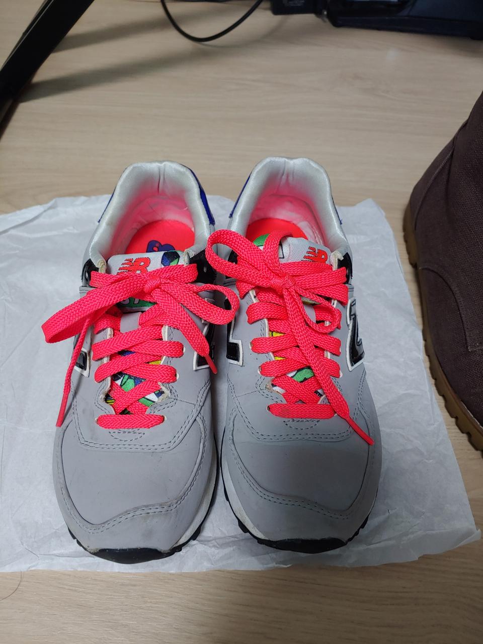 뉴발 225 입니다