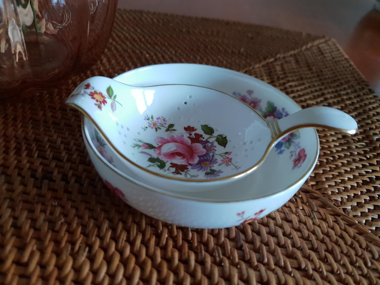 로얄크라운더비 티스트레이너