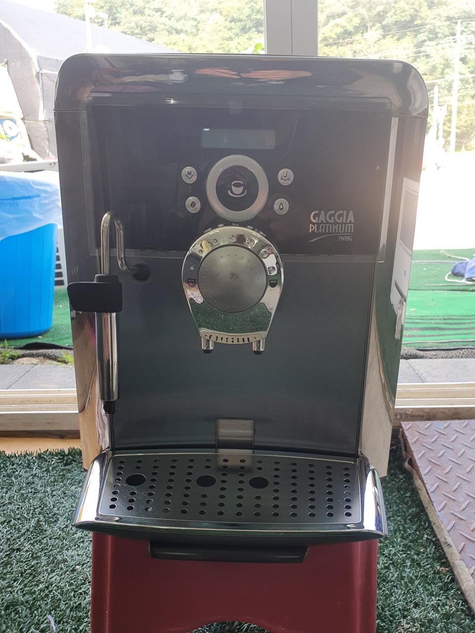 가찌아 플레티넘 스윙 커피머신