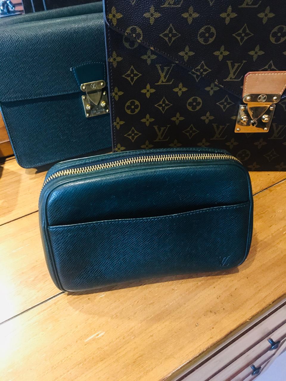 정품 루이비통 타이가 세컨백 클러치 파우치백