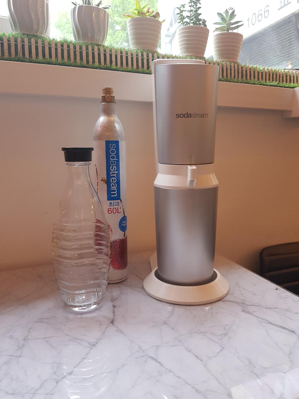 가스 가득새거!! 탄산수제조기 소다스트림 고급버전 탄산수기 딜라이트소다