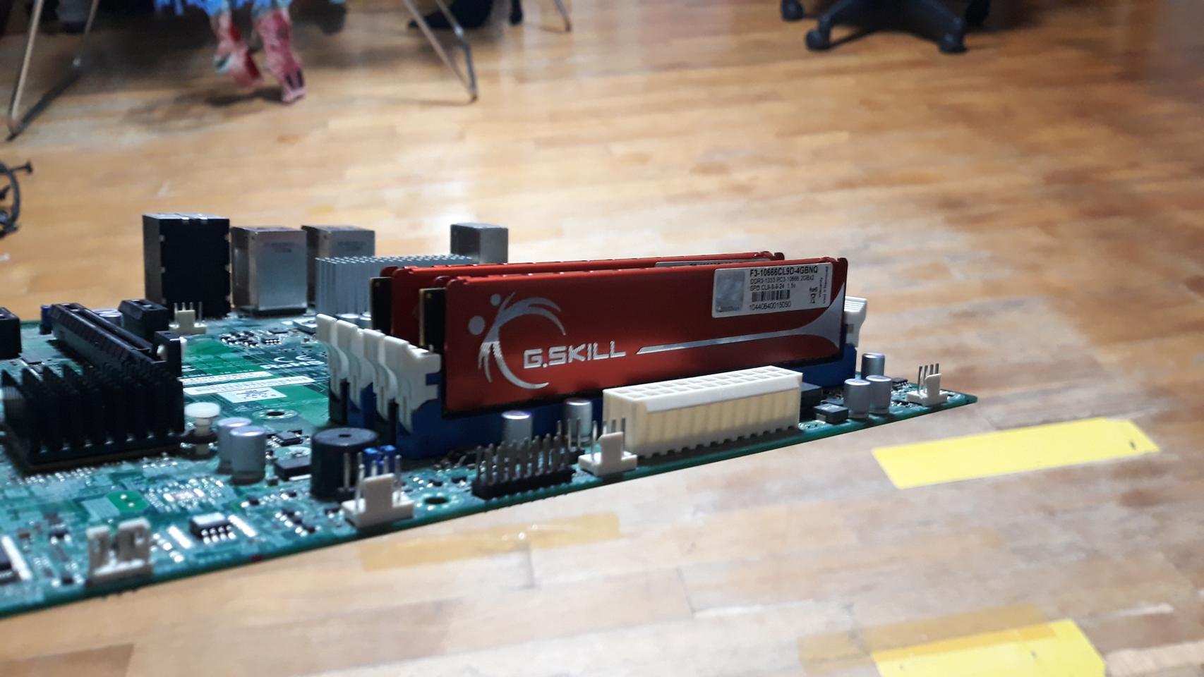 SUPER C7P67 + E3 1220 (3.10GHZ) + 램