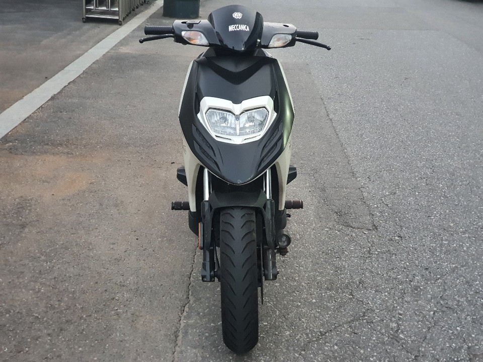 2014년식 아프렐리아 sr모타드125 판매합니다.