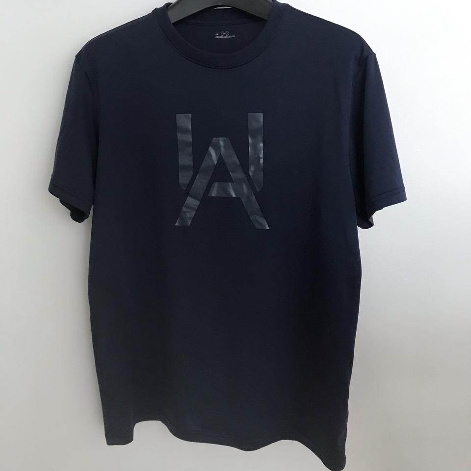 언더아머 티셔츠