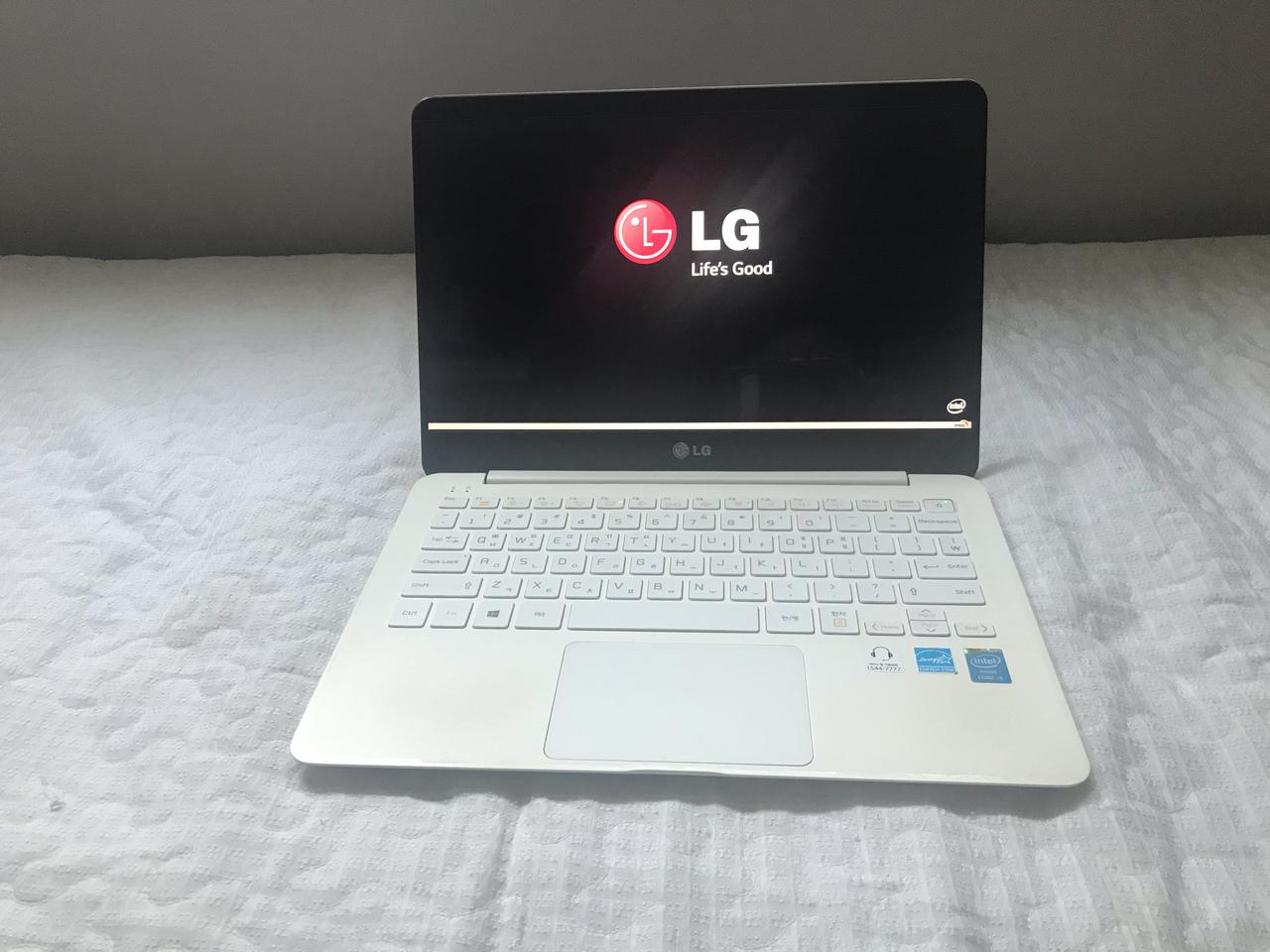 LG 그램 초경량 노트북 램 8GB / SSD 256GB / 풀HD