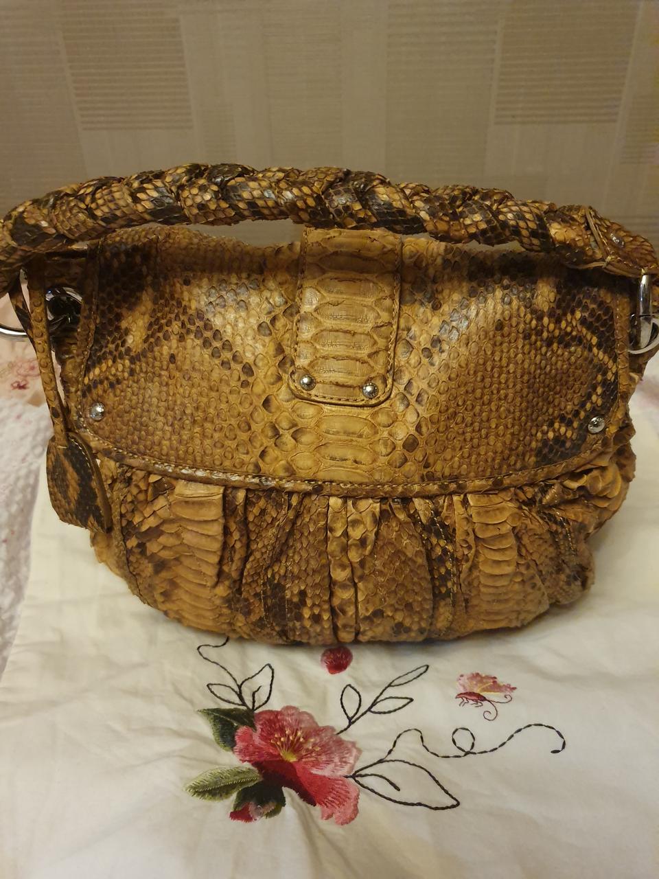 가이거뱀피도트백