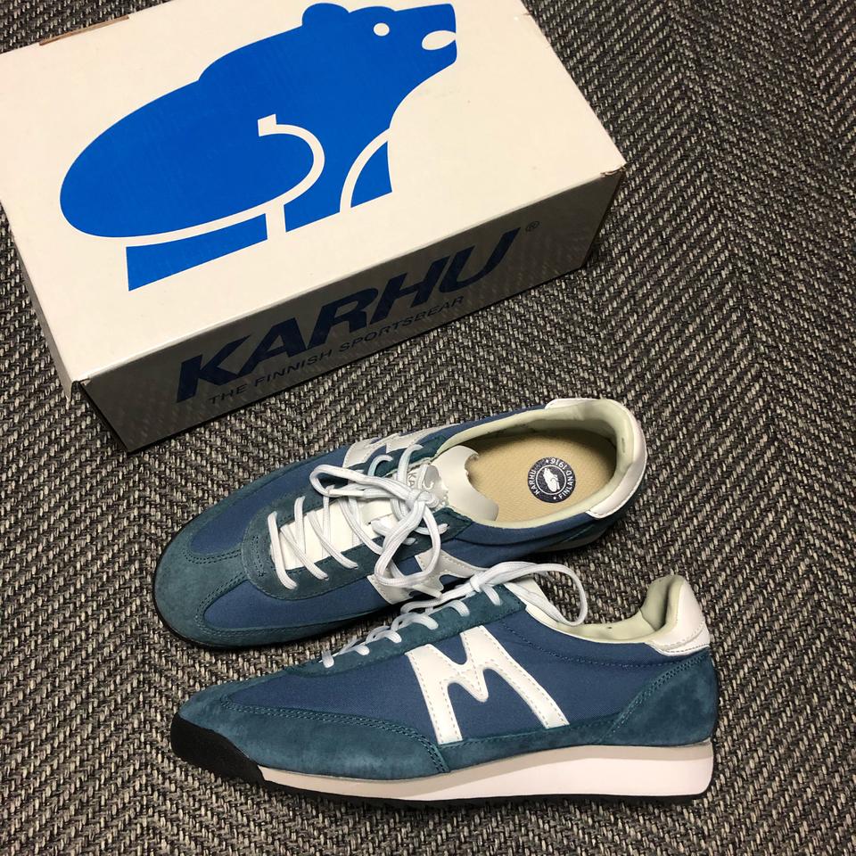 KARHU 카르후 스니커즈 250 새제품입니다.