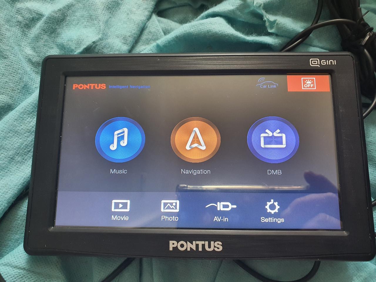 현대폰투스 지니2d  7인치  네비게이션 팝니다.