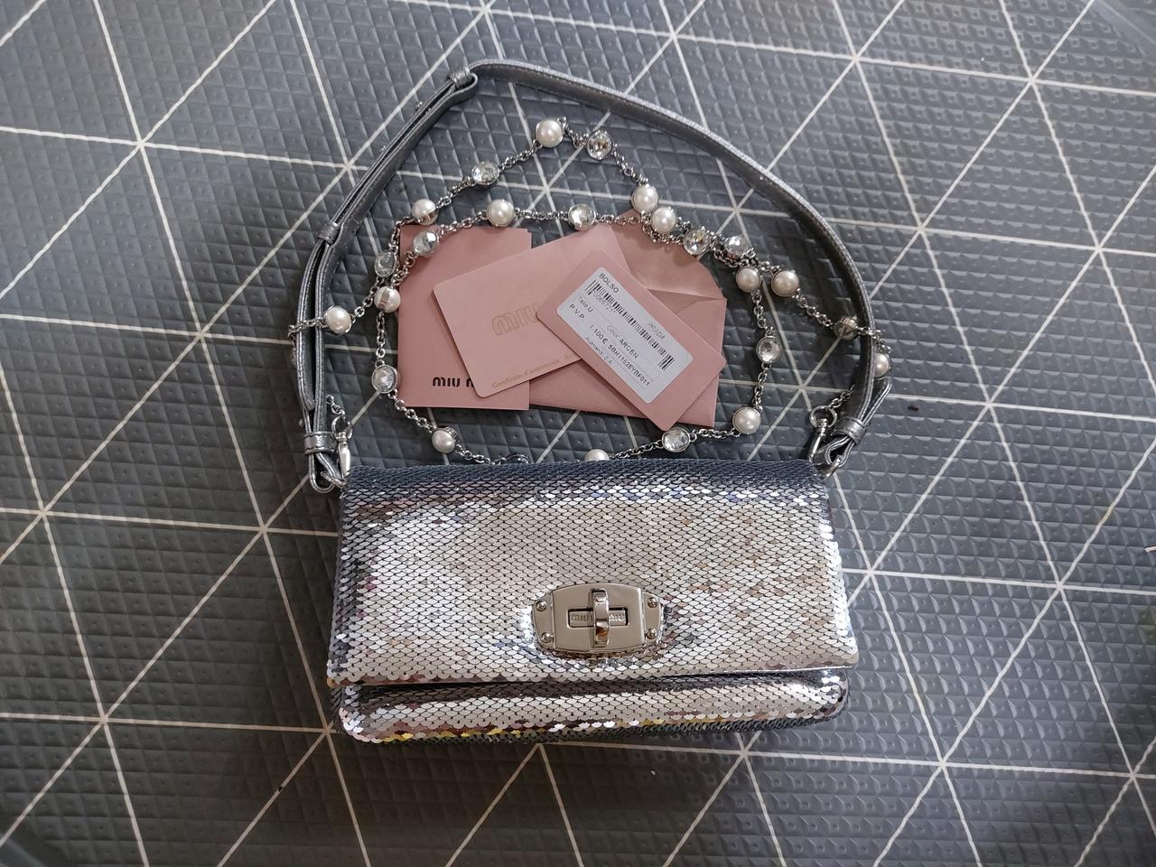정품)미우미우 miumiu 스팽글 실버 숄더 토트 체인 크로스 미니백