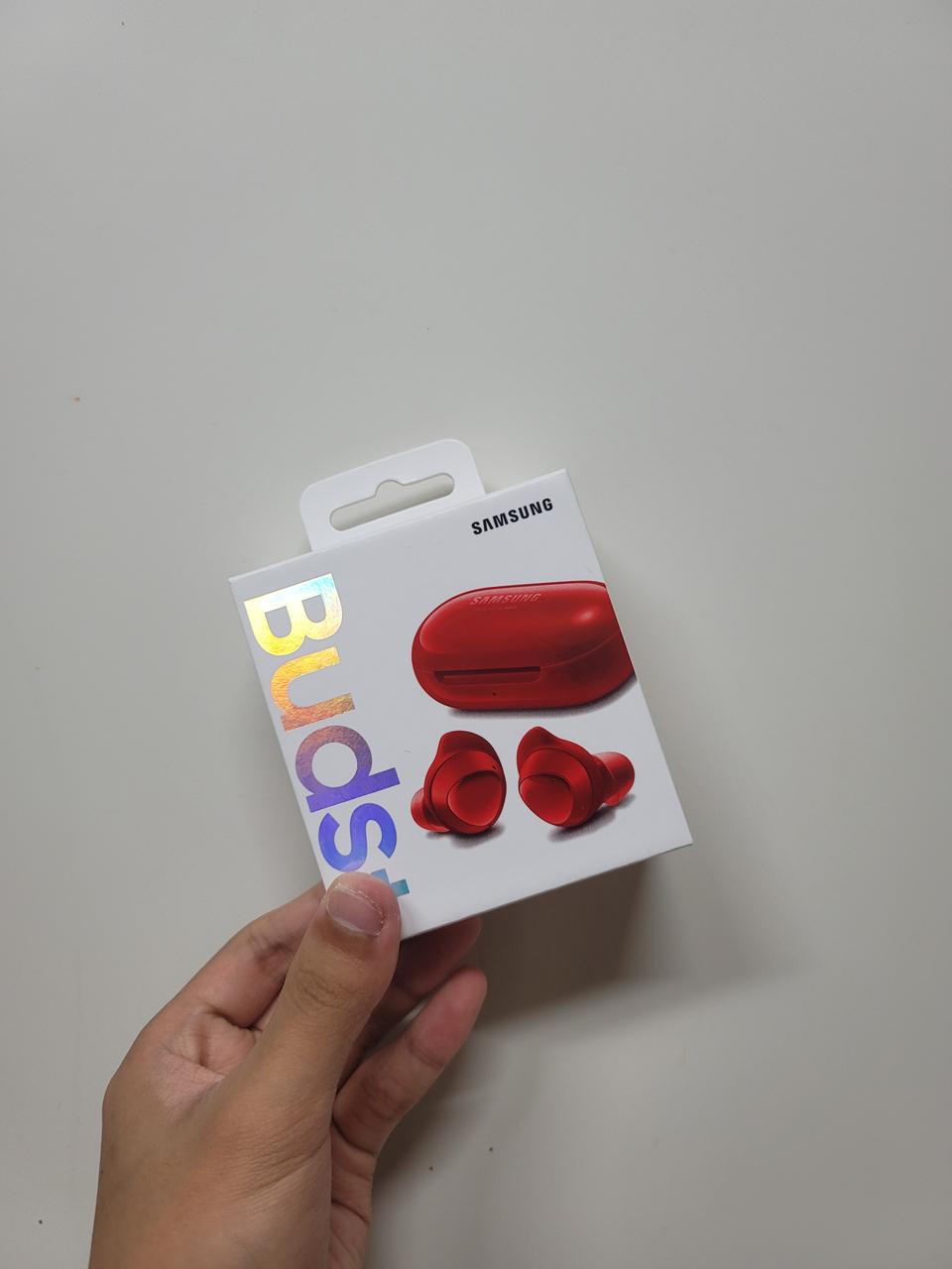 버즈 플러스 레드 판매 또는 버즈라이브 교환합니다