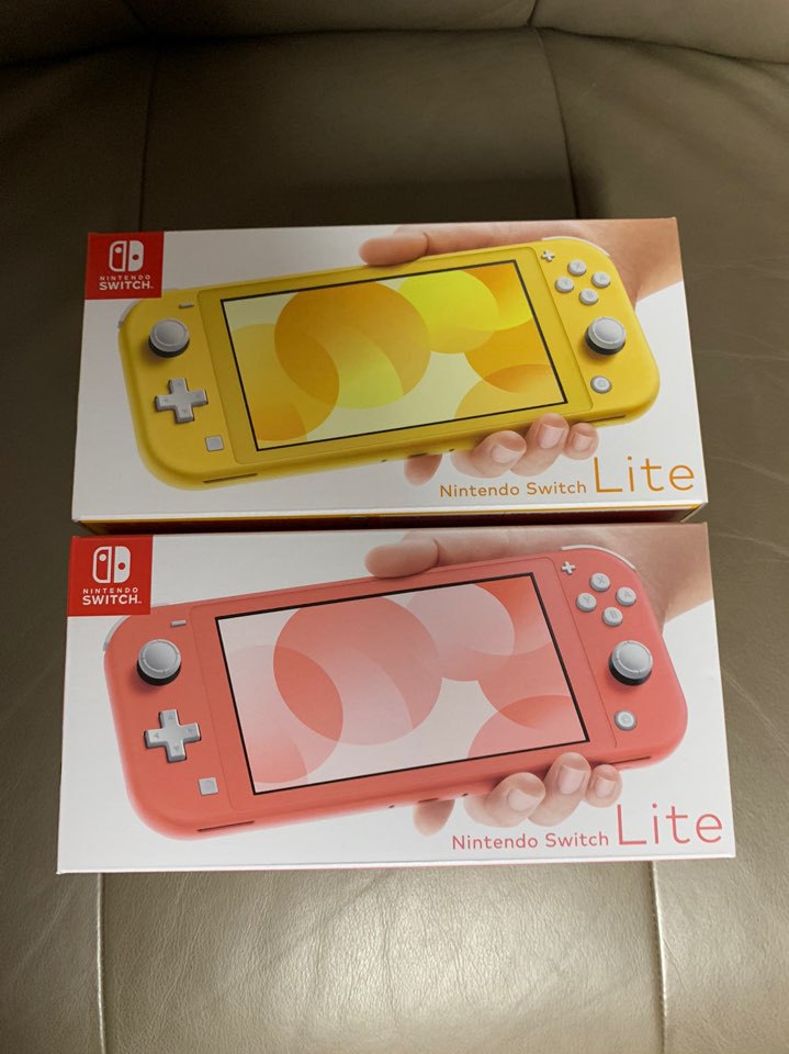 닌텐도 스위치 라이트 새제품 + 동물의 숲 새제품 판매합니다.