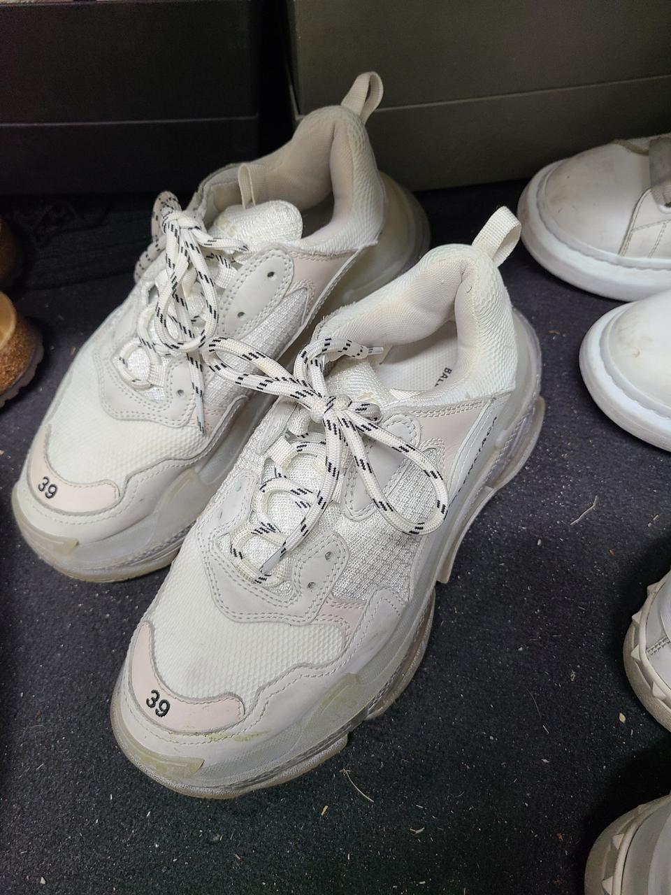 발렌시아가 트리플s 클리어솔(39) 판매