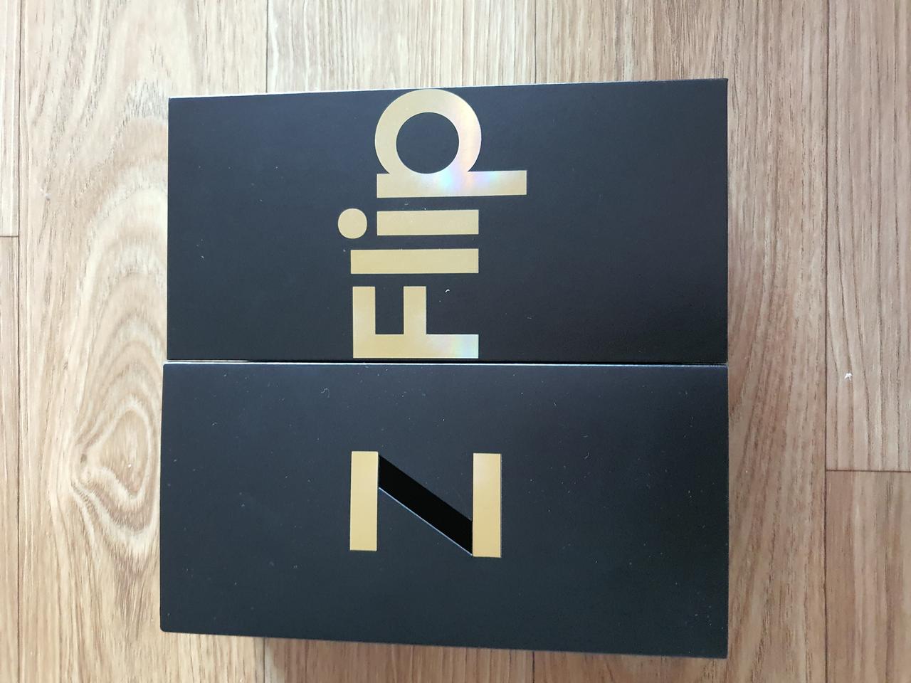 갤럭시Z플립 미러 골드 256GB 기계만 75만