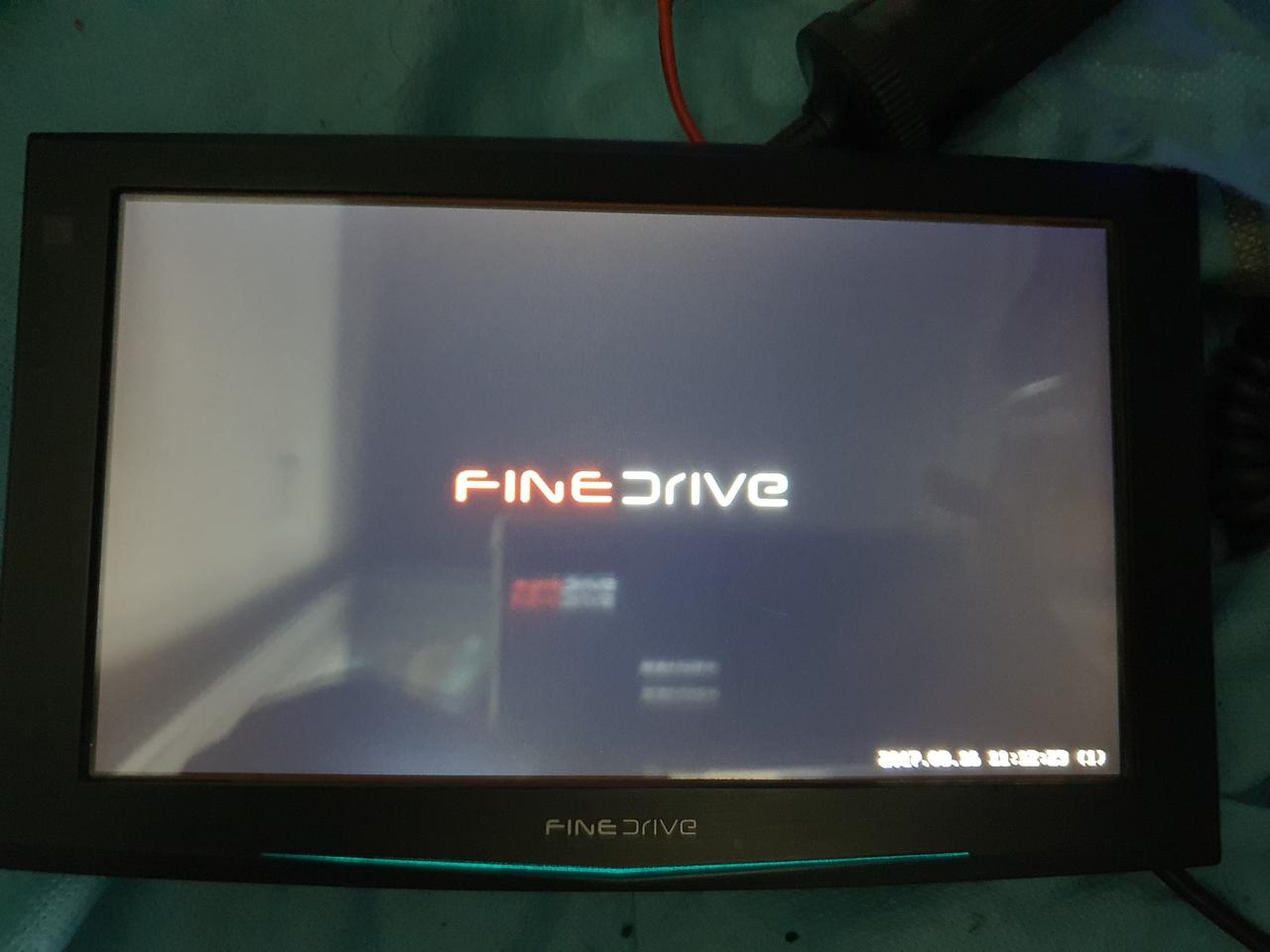 파인드라이브 IQ lot 1.0 7인치 3D 네비게이션 팝니다.