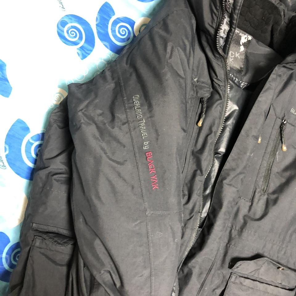 블랙야크 월드다운 플라이다운털 업그레이드 옷 싸게팔아요~