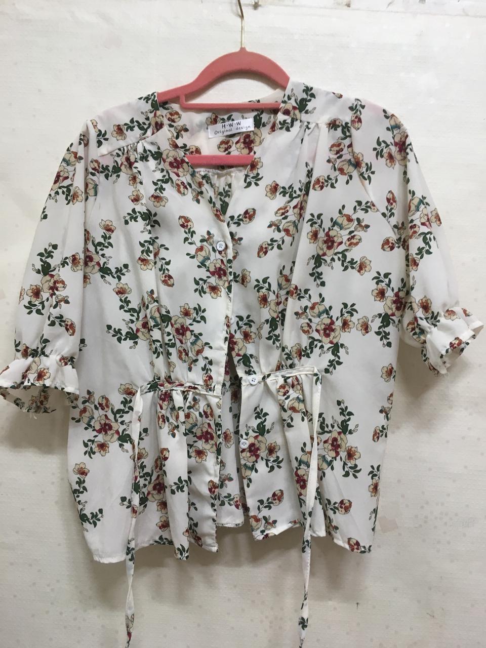 플라워프릴브이넥블라우스