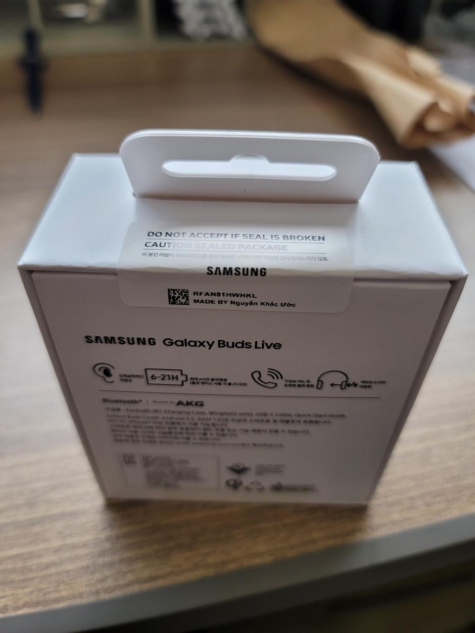 갤ㅇ버즈 라이브 판매 합니다 미개봉