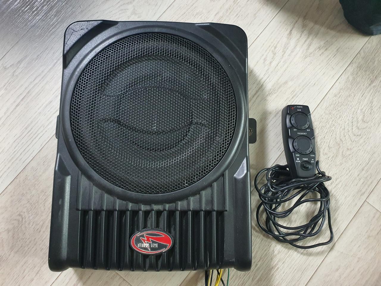 10인치 바닥우퍼 팝니다.(베이스 워리어)