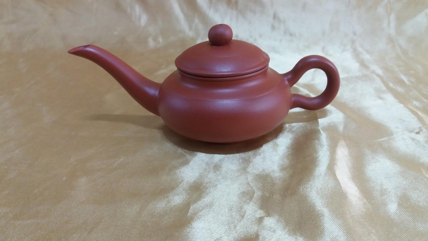 자사로 만든 주전자 연적