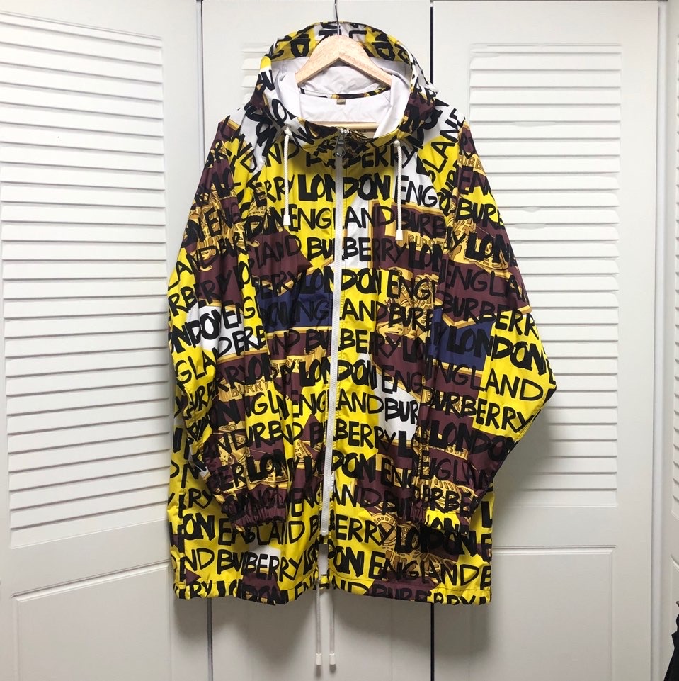네고가능!! 버버리 그래피티 바람막이 후드 자켓 S+ 가격 판매합니다!