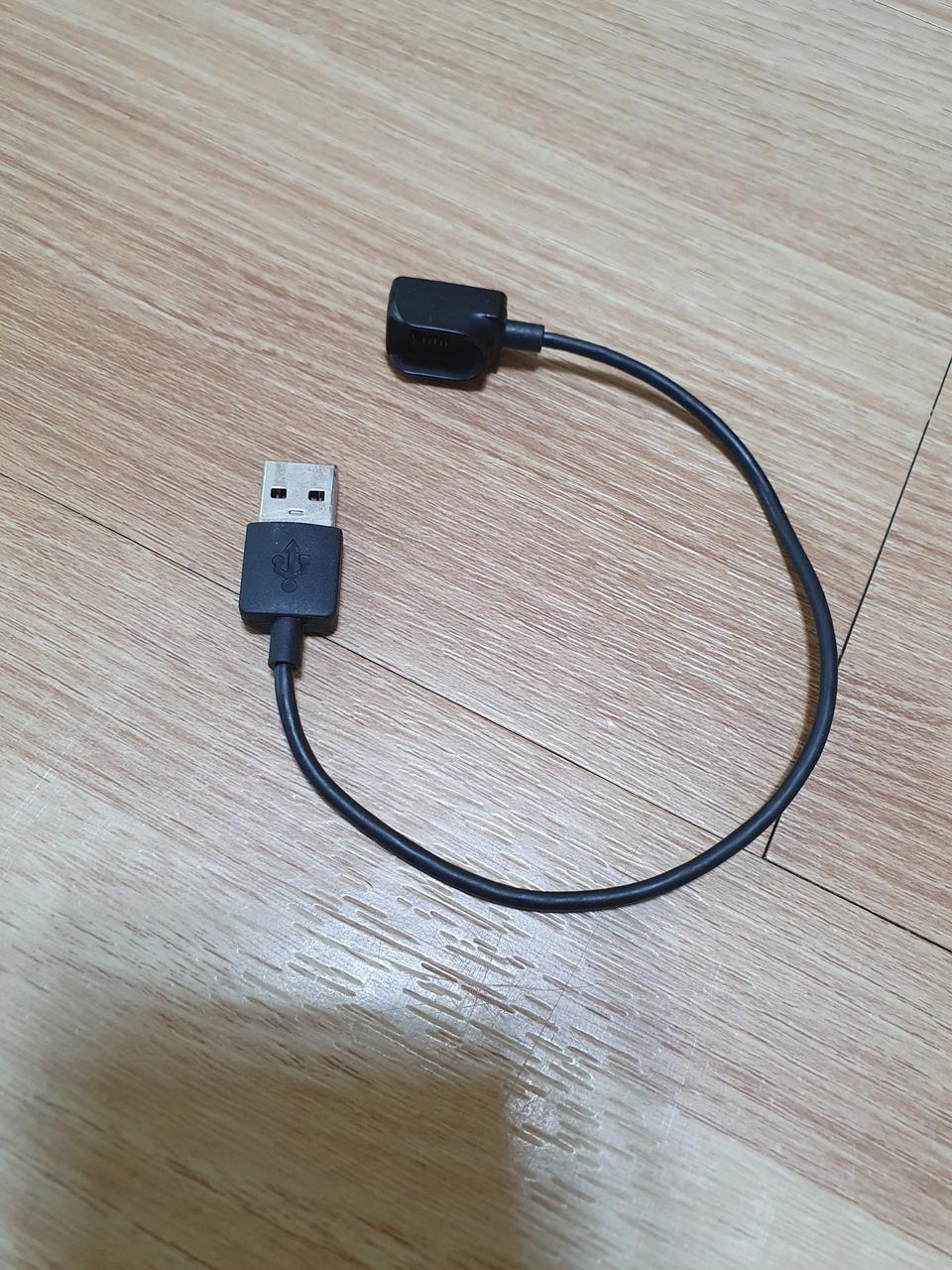 플랜트로닉스 보이저레전드 블루투스 이어폰 충전잭