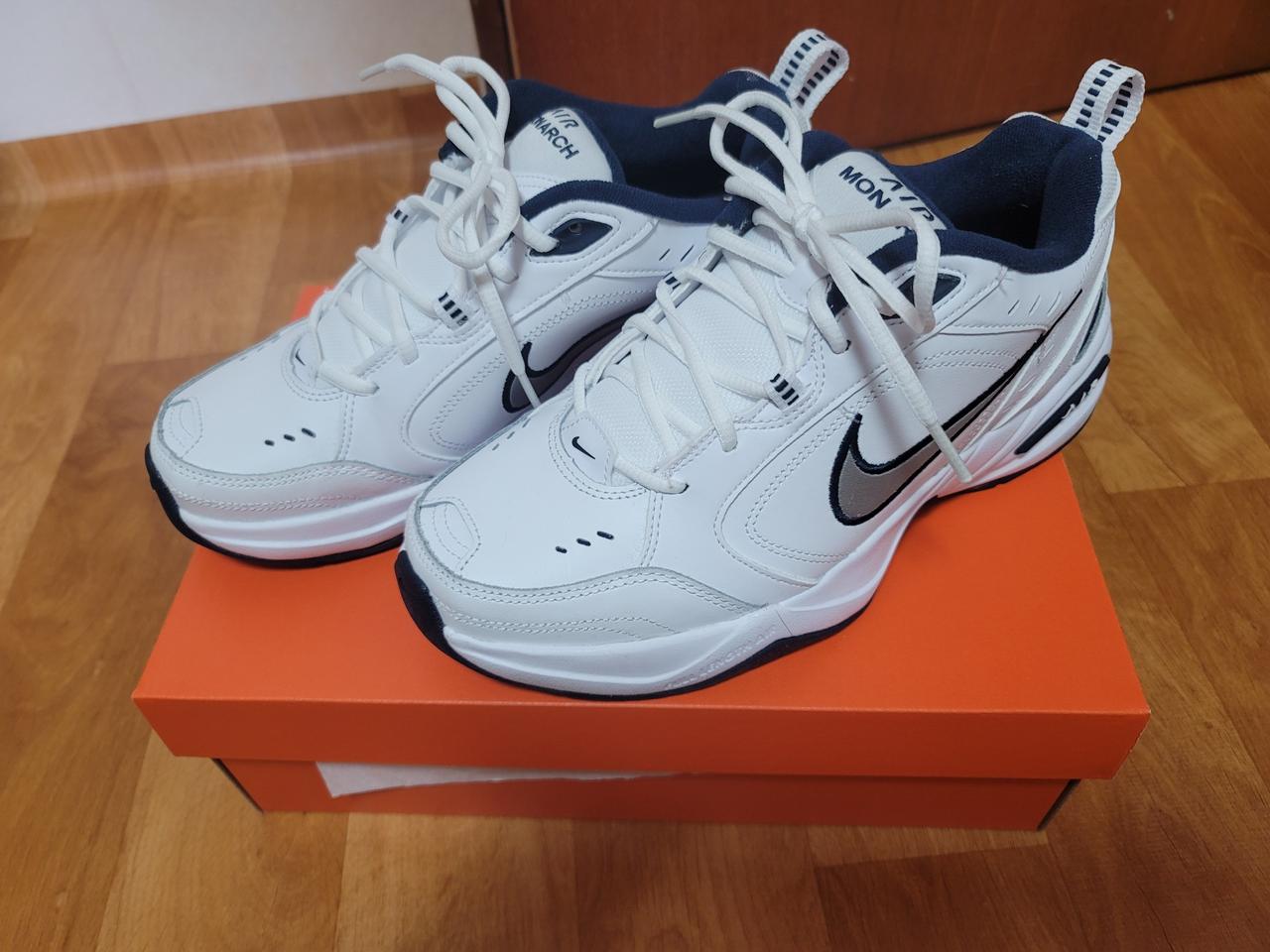 나이키 에어모나크 4