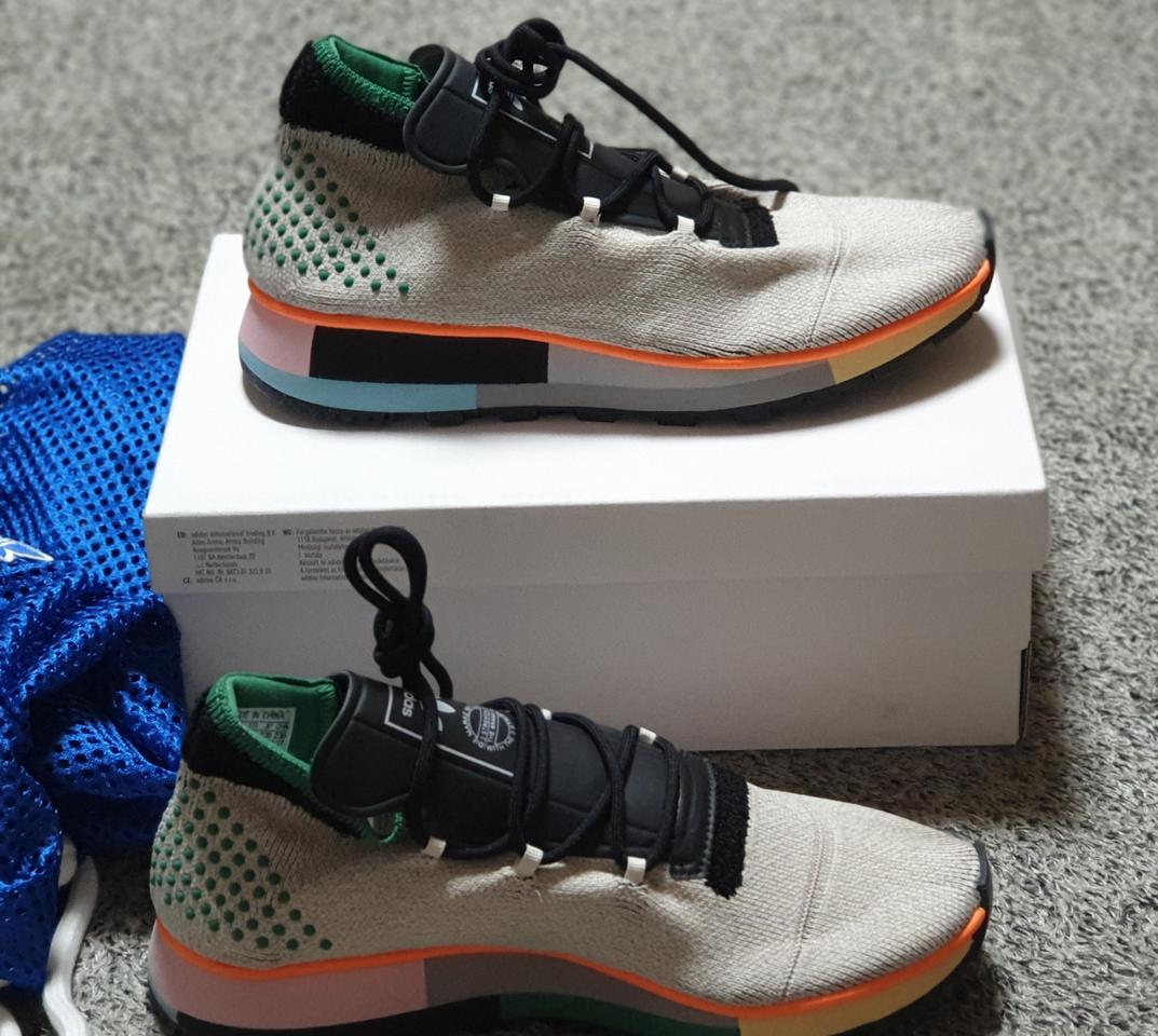 새상품)아디다스 오리지널 알렉산더 런닝화 싸이즈 230