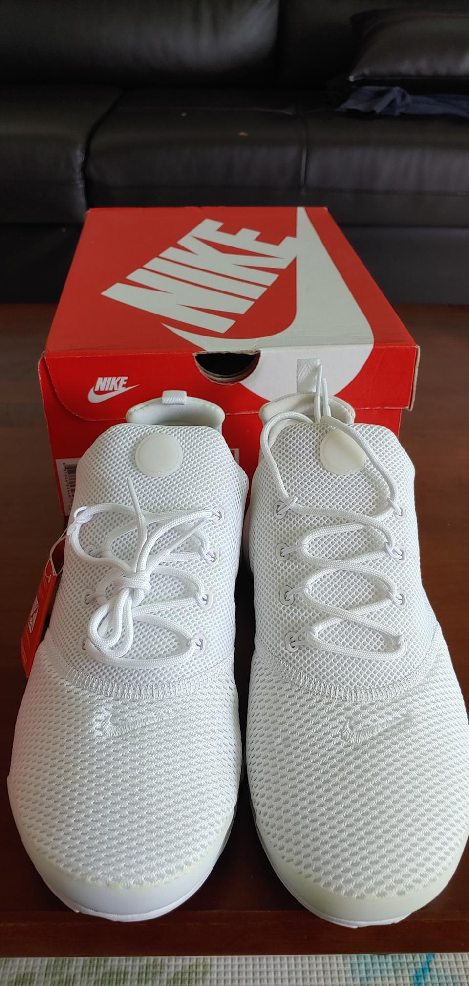 새상품 나이키 운동화 프레스토 플라이 260mm